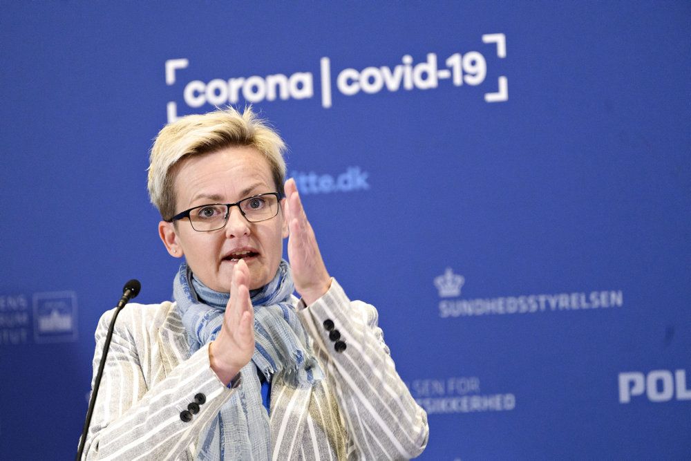 Børne- og undervisningsminister Pernille Rosenkrantz-Theil (S) holder pressemøde tirsdag om skolernes genåbning.