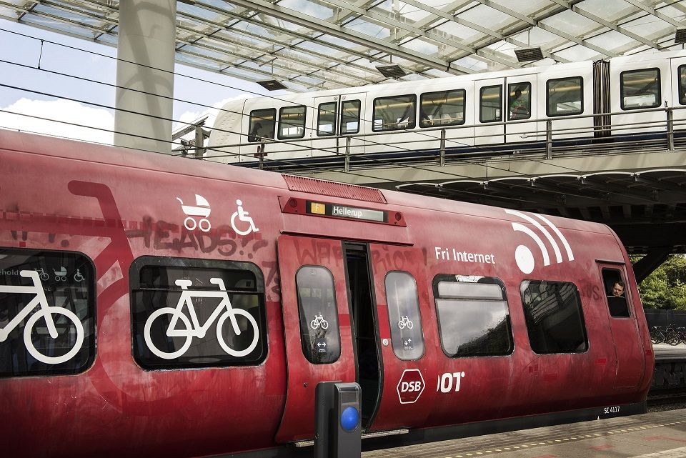 Flere partier i Frederiksberg Kommune vil reklamer for pengespil til livs i den offentlige transport.