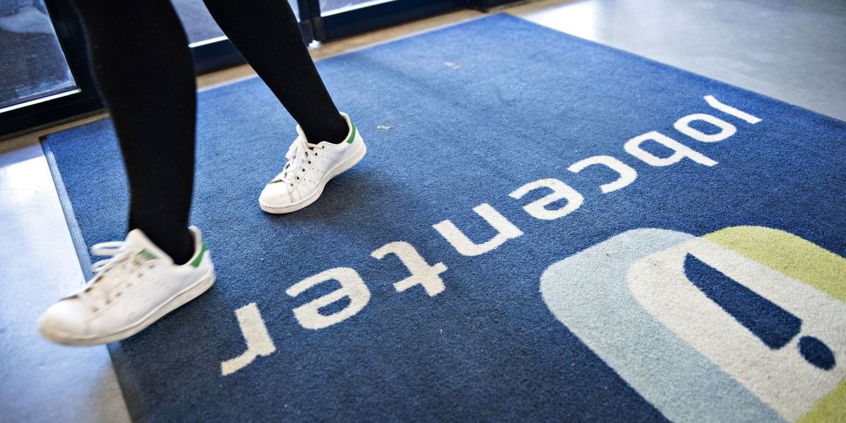 Kommuner melder om flere aktivitetsparate i job. Arbejdsgiverne tager også ansvar i opgangstider, lyder det.