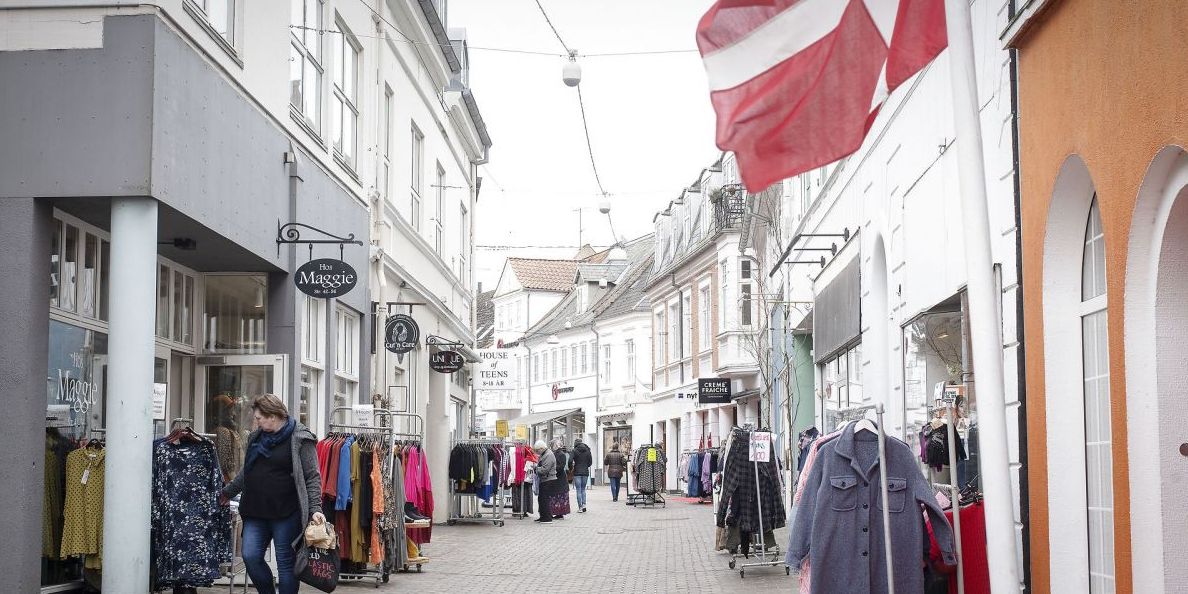 Staten vil nu støtte indsatser mod døende bymidter i en række små og mellemstore byer.
