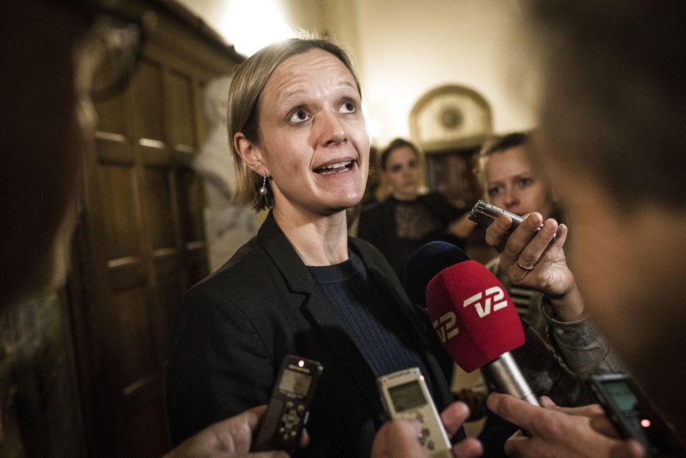 Cecilia Lonning-Skovgaard fra Venstre taler med medierne på Københavns Rådhus. (Arkivfoto)