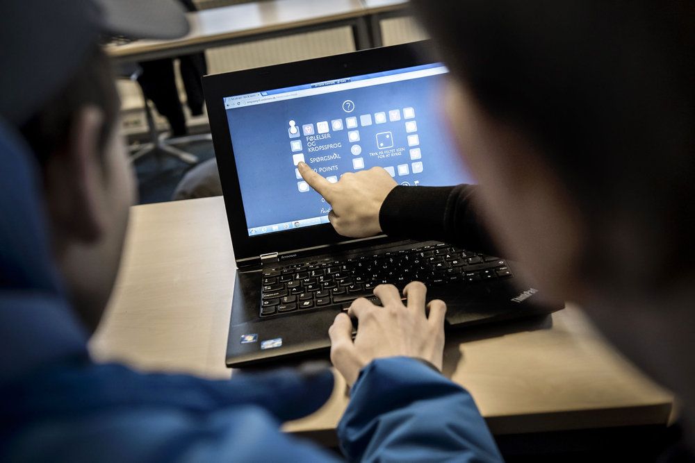 Et bredt flertal i Folketinget har givet grønt lys til, at skolerne får mulighed for at undlade at give erstatningstimer for aflyst undervisning i grundskolen som følge af sygefravær blandt personalet. (Arkivfoto)