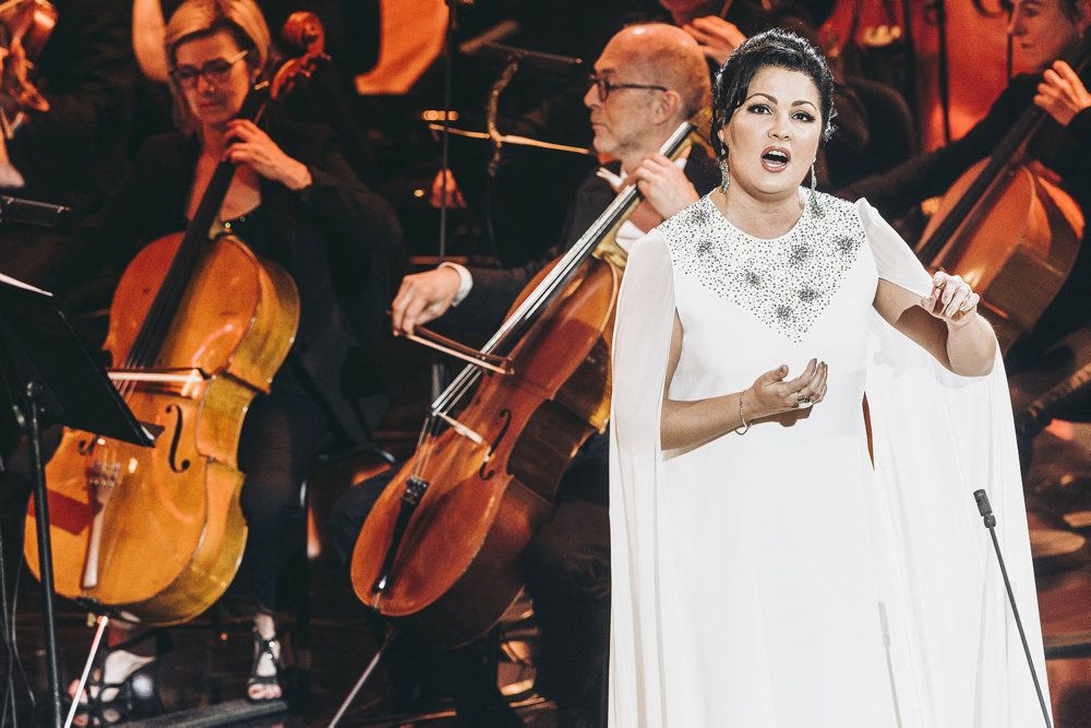 Den verdensberømte russiske operasanger Anna Netrebko skal optræde i Musikhuset i Aarhus fredag aften. Afviklingen af koncerten møder modstand. (Arkivfoto)