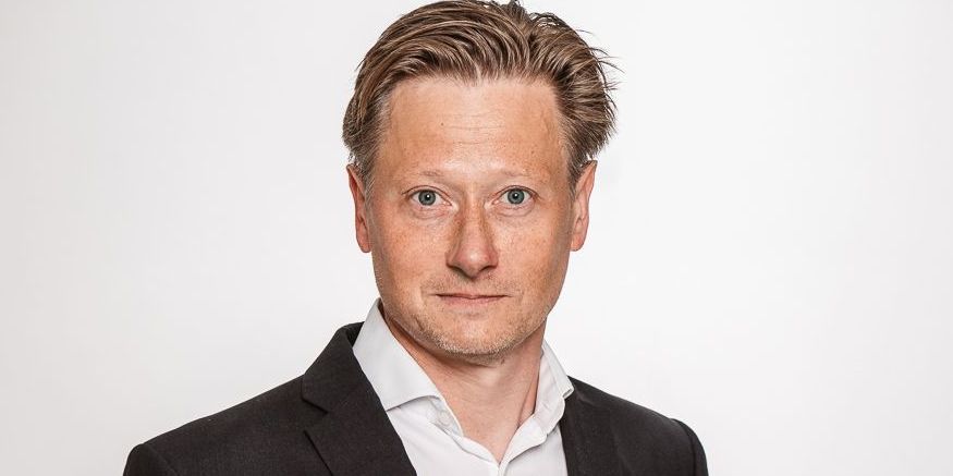 Det er positivt, at arbejdsgivere må ansætte 'langtidsledige og andre grupper på kanten,' lyder det fra cheføkonomi i Arbejderbevægelsens Erhvervsråd, Erik Bjørsted.
