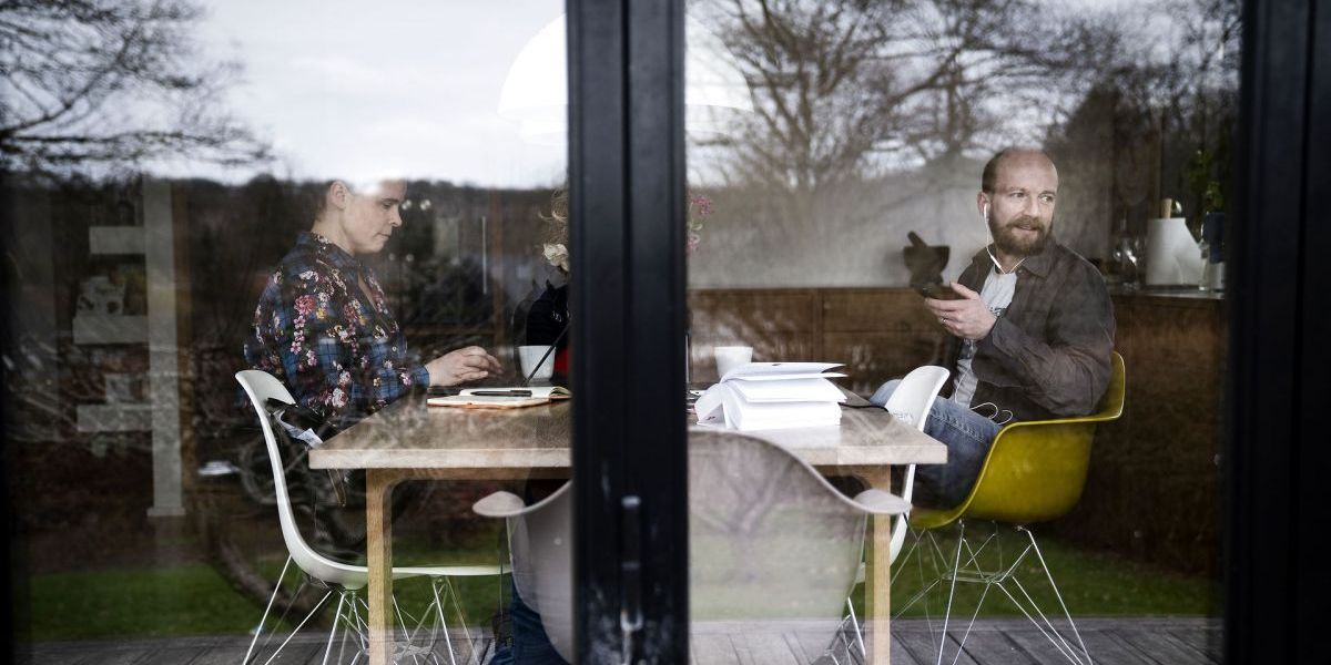 Hjemmearbejde blev normalen under corona-pandemien for mange administrative medarbejdere i kommunerne. Nu har landets største kommune København indgået en aftale med de ansatte om hjemmearbejde.
