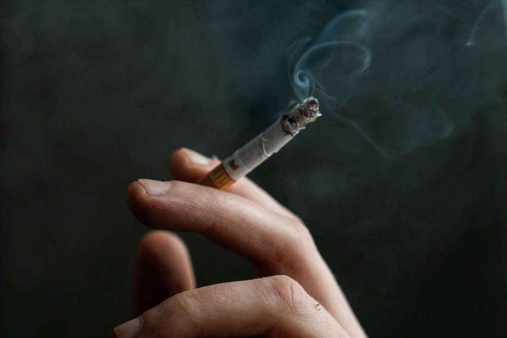 19,3 procent af respondenterne i en spørgeskemaundersøgelse om rygning svarer, at de ryger cigaretter. I 2020 var det 20,3 procent.