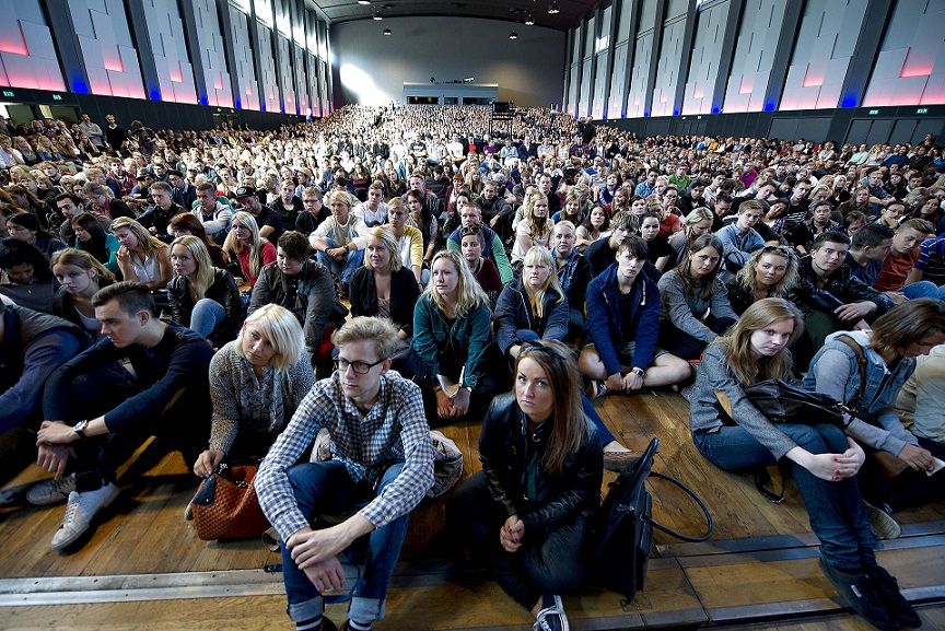 Der er nye penge til folkeskolerne og ungdomsuddannelserne, viser en ny analyse fra AE.