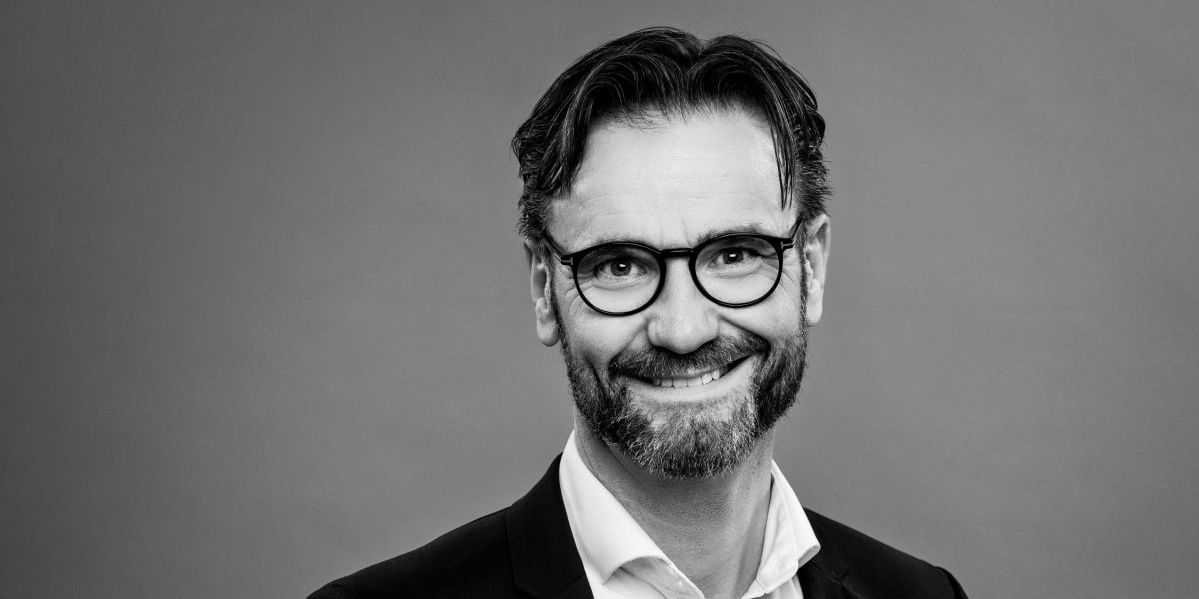 Nogle lokalpolitikere i opposition føler, at de bliver tromlet af forvaltningen og borgmesteren. Det dur ikke, synes direktøren for KL, Kristian Vendelbo, og sætter nu gang i et forløb.