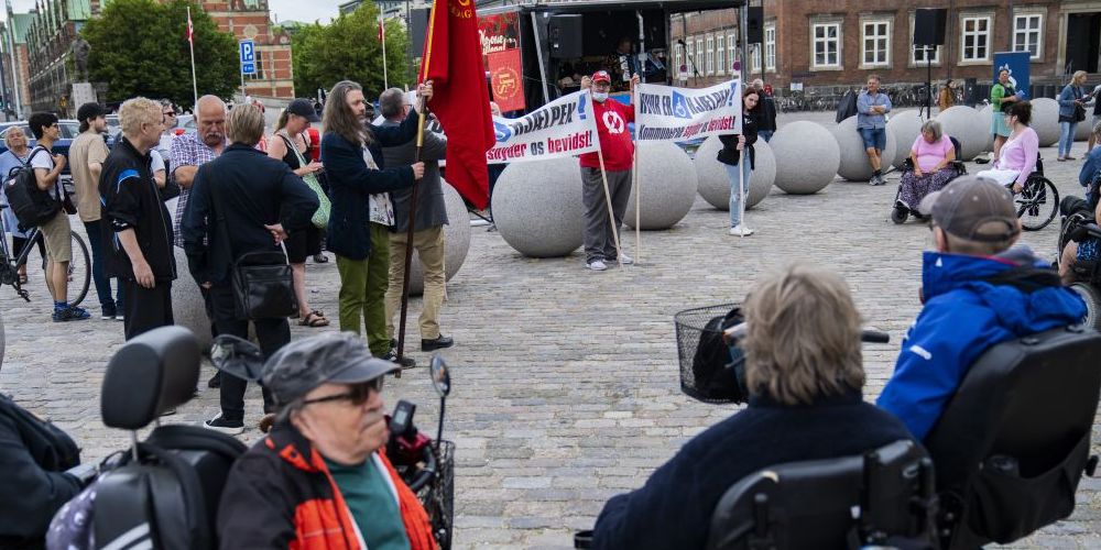 Regeringen finansierer sin kommende reform på handicapområdet med blandt andet besparelser på prostitutionsområdet.