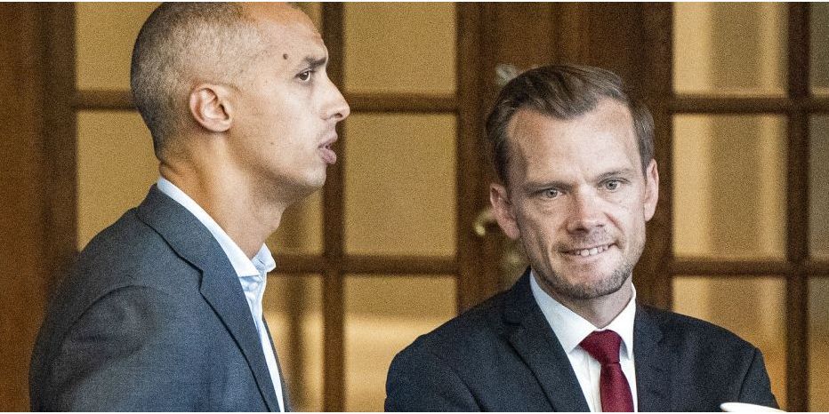 (Arkiv) Regeringen, kommuner, regioner og arbejdsmarkedets parter har indgået en aftale om at få ukrainere i job. Udlændinge- og integrationsminister Mattias Tesfaye og beskæftigelsesminister Peter Hummelgaard er glade for aftalen.