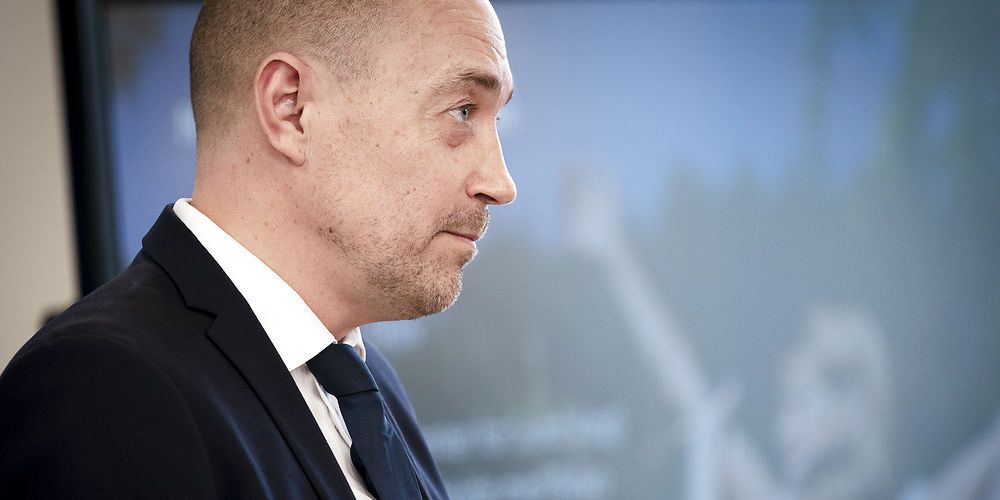 Regeringen har ingen planer for en omlægning af den omstridte og kaosramte KMF-betaling på 23 milliarder fra kommunerne. Det oplyser sundhedsminister Magnus Heunicke (S).