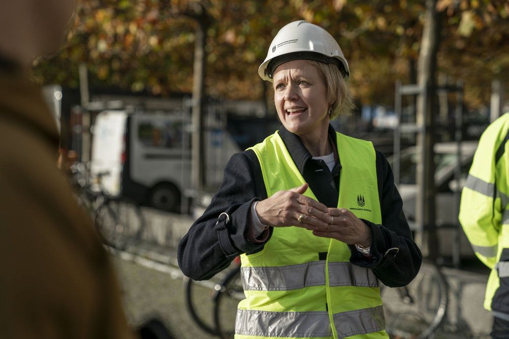 Beskæftigelses- og integrationsborgmester Cecilia Lonning-Skovgaard har trukket sig fra posten efter hård kritik af hendes ledelsesstil.