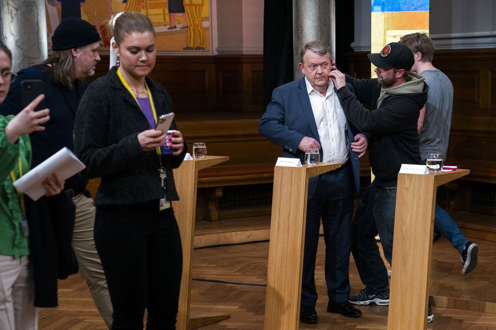 Lars Løkke Rasmussen (M) kan godt begynde at gøre sig klar til partilederdebatterne, når folketingsvalget bliver udskrevet. Mandag blev hans parti Moderaterne officielt opstillingsberettiget. Her ses han inden en debat omkrig i Europa.
