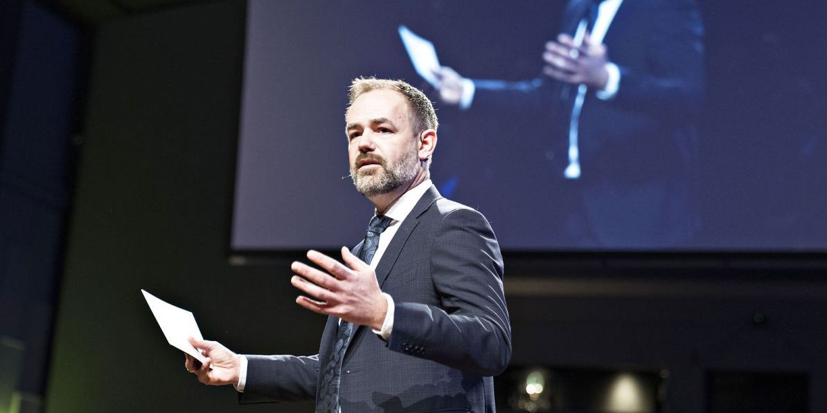 Manglen på arbejdskraft og på den længere bane måske også økonomi kan gøre det svært for kommunerne at udvikle velfærden, lyder det fra KL-formand Jacob Bundsgaard på Kommunalpolitisk Topmøde her torsdag.