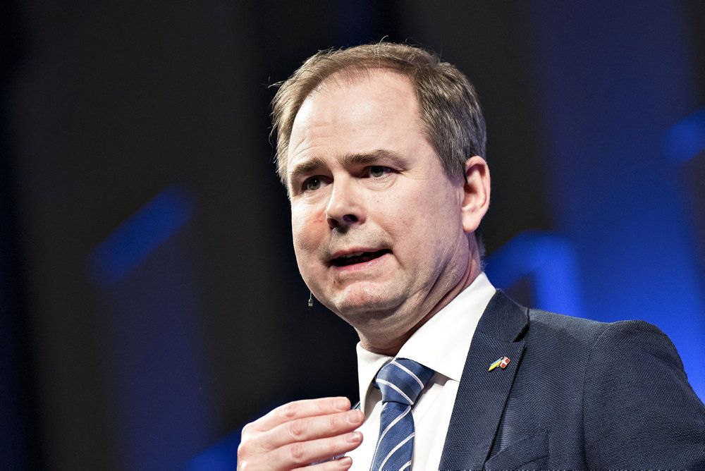 Finansminister Nicolai Wammen (S) er under Kommunernes Landsforenings Kommunalpolitisk Topmøde kommet med regeringens invitation til forhandling om udvidelse af velfærdsaftalen. Arrangementet finder sted i Aalborg Kongres og Kulturcenter.