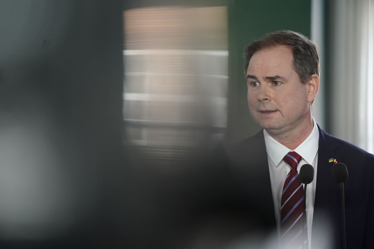 Finansminister Nicolai Wammen (S) mindede på pressemødet om, at situationen i relation til kommunernes anlægsramme i 2023 er en anden end under coronakrisen, hvor kommunerne fik lov til at fremrykke anlægsinvesteringer.