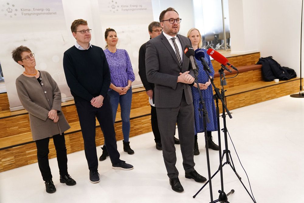 Klima-, energi- og forsyningsminister Dan Jørgensen (S) kunne onsdag igen præsentere en aftale om varmehjælp.