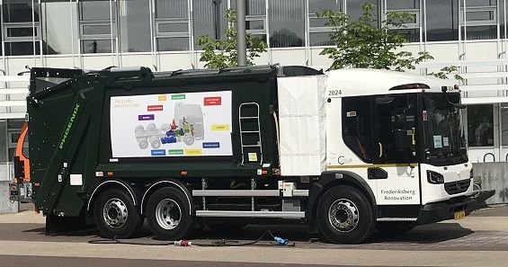 Frederiksberg Kommune var den første kommune i Danmark til udelukkende at indsamle affald med el-skraldebiler. Den slags grønne tiltag kan blive bremset ved en total liberalisering af affaldsmarkedet, advarer borgmester Michael Vindfeldt.