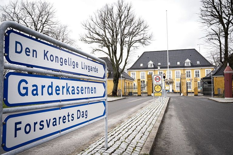 Den nye forsvarsaftale kommer ikke nødvendigvis landets kaserner og dermed kommuner til gode, mener analytiker.
