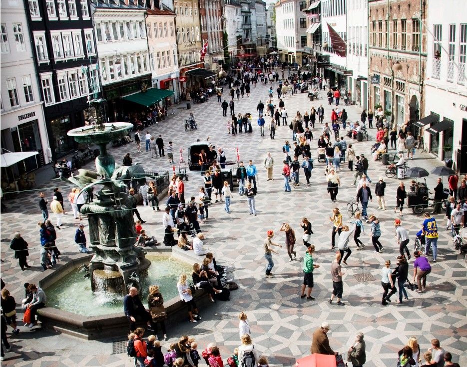 Turisterne skal lokkes tilbage til landets hovedstad. Det skal ske ved hjælp af en genopretningsplan.
