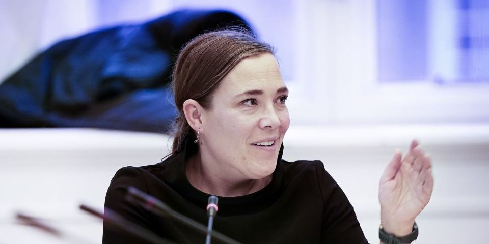 Astrid Krag (S) til et tidligere samråd. Tirsdag var hun dog indkaldt til et samråd omkring at få sosuer fra deltid til fuldtid, samt om der bør laves en hjælpepakke til kommunerne. Ministeren henviste til eksisterende tiltag, som svar på løsningen af problematikken.