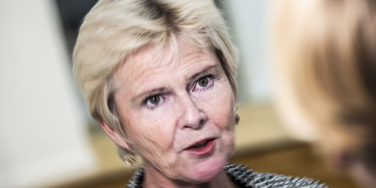 (Arkiv) "Det er helt afgørende, at det her ikke bliver et ta-selv-bord for arbejdsgiverne, hvor de kan få billig arbejdskraft eller endnu værre sort arbejdskraft, fordi der ikke er styr på det basale," siger Lizette Risgaard, formand for Fagbevægelsens Hovedorganisation om, at alle ukrainere fra fredag kan få arbejdstilladelse i Danmark.