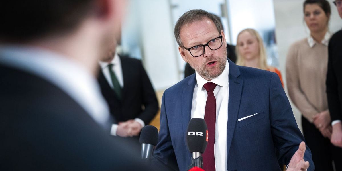 Folketingsmedlem og viceborgmester i Guldborgsund Kommune, René Christensen (DF), ser ingen problemer i, at han har et dobbeltmandat. Han er ifølge Altingets opgørelse den politiker med dobbeltmandat, der får det største vederlag.