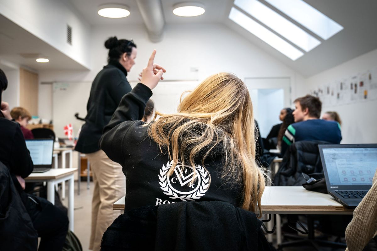 Blot 6 ud af 10 nyuddannede lærere får job i folkeskolen. Det viser en ny undersøgelse af lærere, der blev uddannet i 2015.