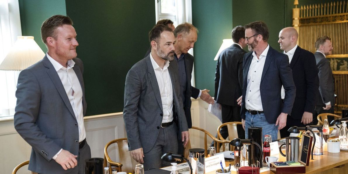 Selvom der blev hilst pænt på ved sættemødet i årets kommuneforhandlinger i går, så venter der nogle af sværeste forhandlinger i mange år - læs hvorfor i denne analyse.