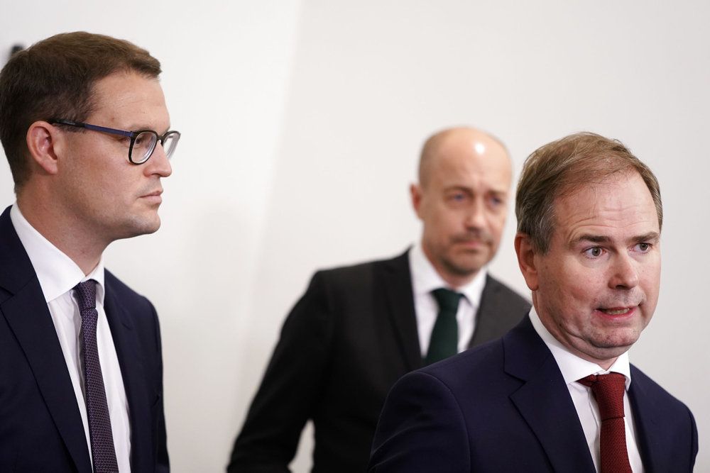 Finansminister Nicolai Wammen (S), sundhedsminister Magnus Heunicke (S) og indenrigs- og boligminister Christian Rabjerg Madsen (S) forhandler med regionerne og kommunerne i 2023.