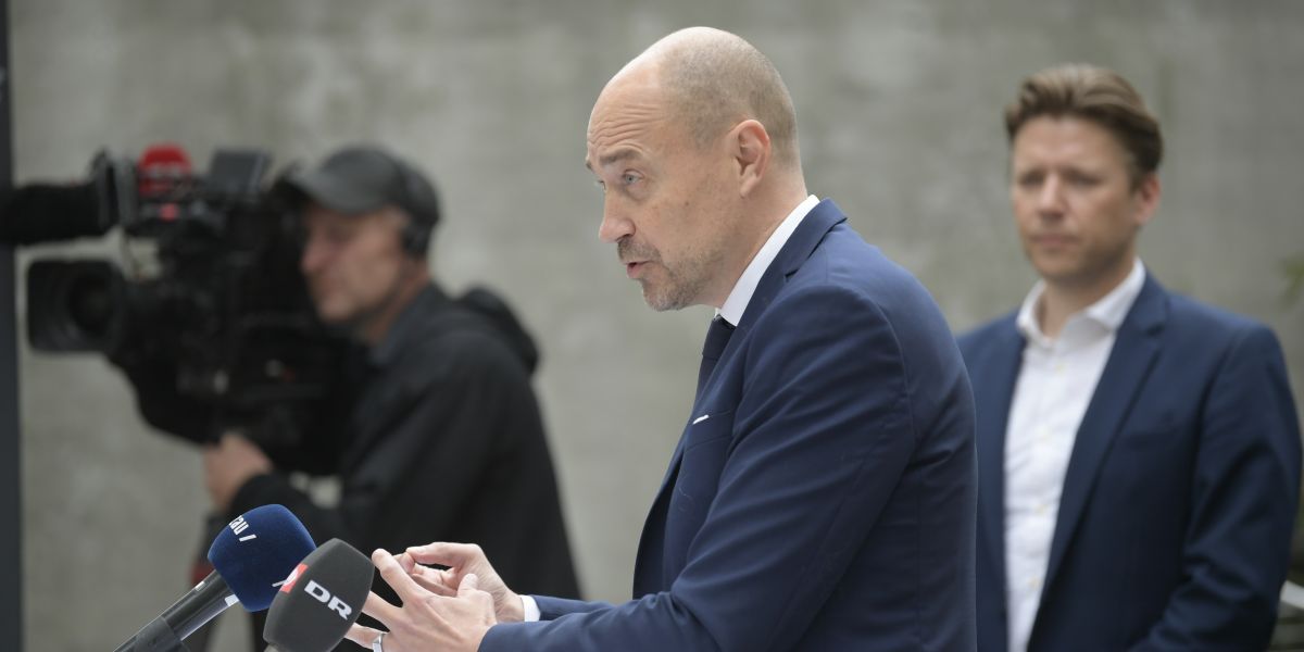 Sundhedsminister Magnus Heunicke (S) kan ikke svare på, hvor vidt sundhedsreformen løser uligheden i sundheden, når det kommer til antal sygeplejere i kommunerne.