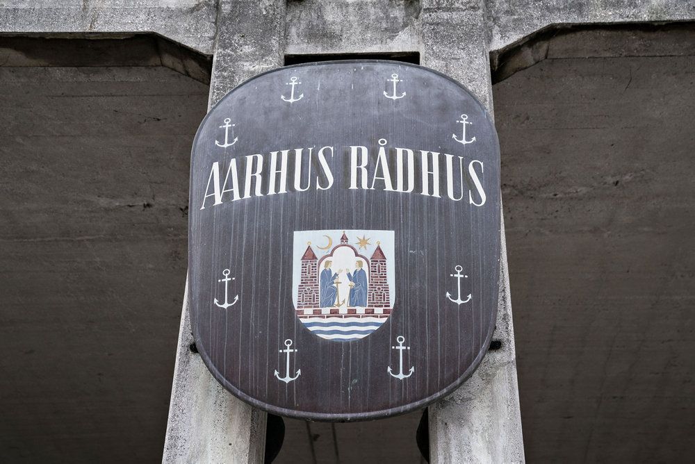 Aarhus Kommune er lykkedes med at rekruttere 1300 frivillige til at hjælpe med at afvikle folkeafstemningen om forsvarsforbeholdet på onsdag. (Arkivfoto).