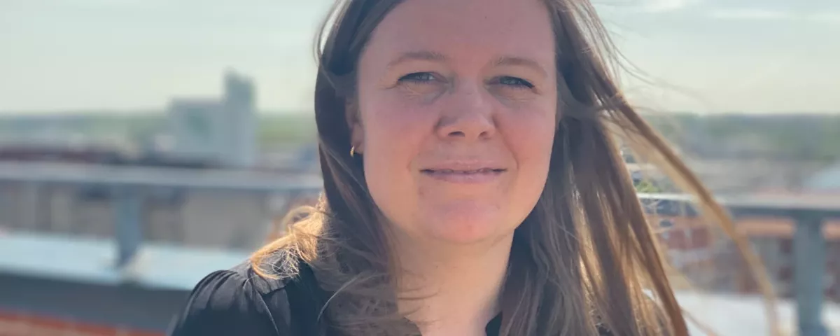 Randers Kommune har nu som den første ansat en hjernerystelseskoordinator til at hjælpe borgere bedre igennem. Det er Marie Vissing Nedergaard.