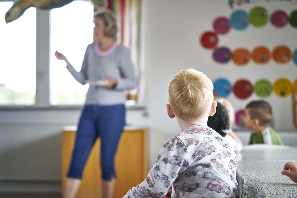 En undersøgelse viser, at pædagoger er en profession, som virkelig får noget ud af efteruddannelse. Alligevel falder pædagogernes adgang til formel efteruddannelse.