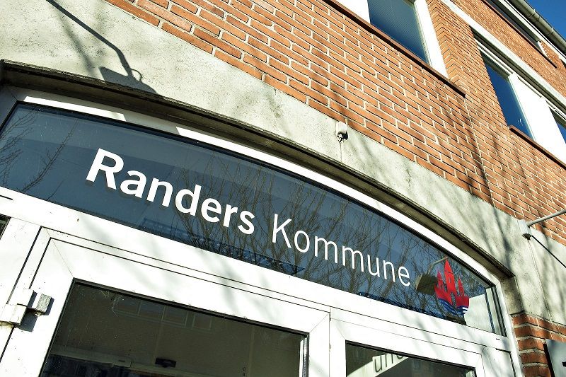 Jobcenteret i Randers Kommune har været under kritik de seneste dage efter historien om en ung mand, der har fået konstateret PTSD efter et syvårigt forløb.