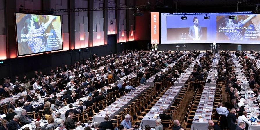 Der er klart flere økonomomiudvalgsmedlemmer - her samlet til Kommunal Økonomisk Topmøde i Aalborg - som vil have en større andel af servicerammen til deres kommune. Det kan gøre faseopdelt budgetproces svær.