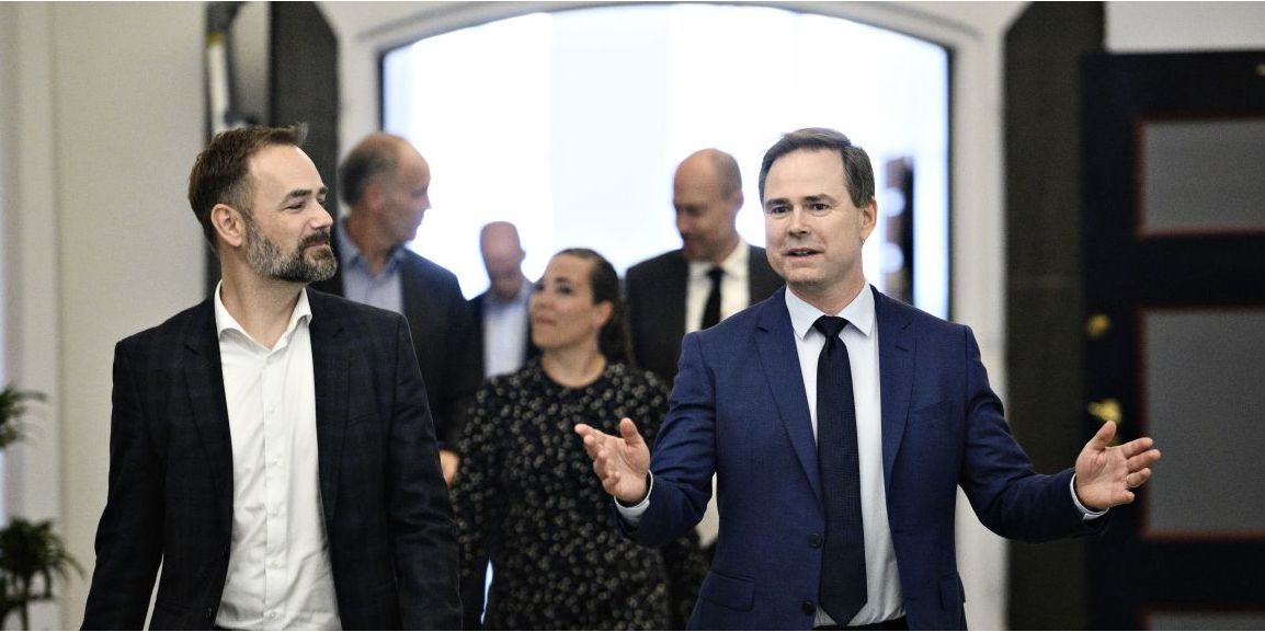 Finansminister Nicolai Wammen (S) har de seneste år slået ud med armene overfor kommunerne. I økonomiaftalerne lover han, at der skal findes en løsning på det specialiserede socialområde. Nu tror kommunerne ikke længere på, at det sker, derfor begynder de at skære i budgetterne for 2022.