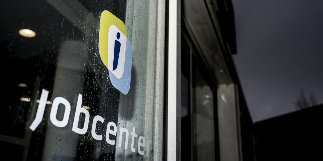 Det er dårlig timing for regeringen, at deltagere i a-kasseforsøg har dårligere jobmuligheder end dem, der ikke deltager - og dermed giver jobcentrene en fordel.