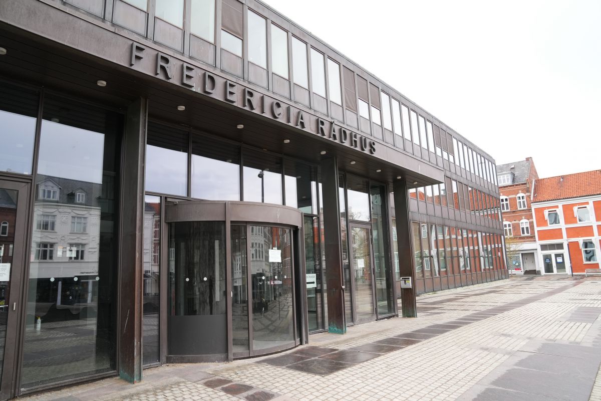 En opsagt leverandør anklager ledelsen i Fredericia Kommune for, at tænke mere på dem selv end på borgerne.