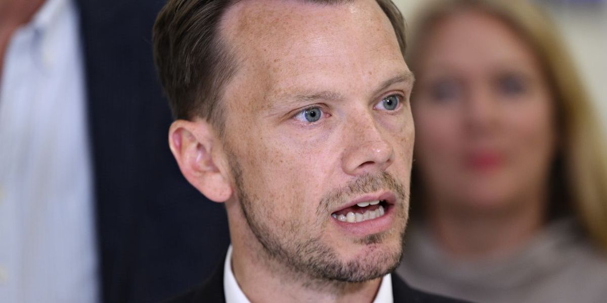 (Arkiv) - Jeg er glad for, at det er lykkedes at lande en aftale, som nytænker beskæftigelsesindsatsen og forhåbentlig får flere hurtigt tilbage på arbejdsmarkedet, siger beskæftigelsesminister Peter Hummelgaard (S) i en pressemeddelelse.