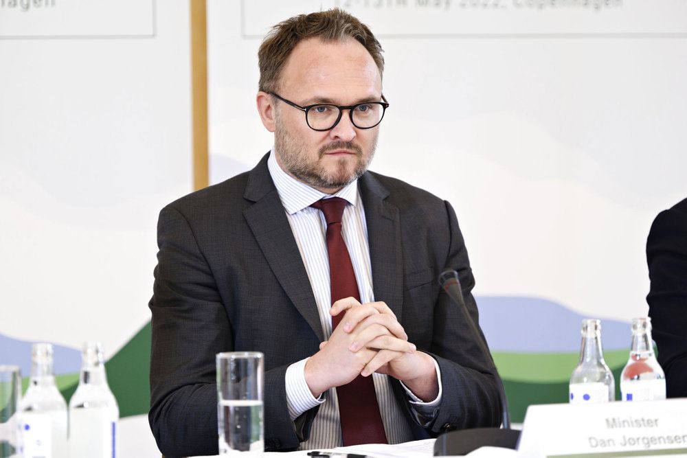 "Vi har besluttet til havs at udbygge med fire gigawatt, som skal ses i sammenhæng med de beslutninger, der er truffet," siger ministeren.