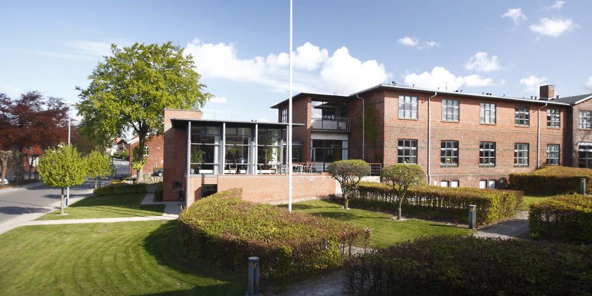 Fremover skal alle plejecentre i østjyske Syddjurs Kommune omdøbes til plejehjem. Fotoet er fra Rosengården Plejehjem i Hornslet.