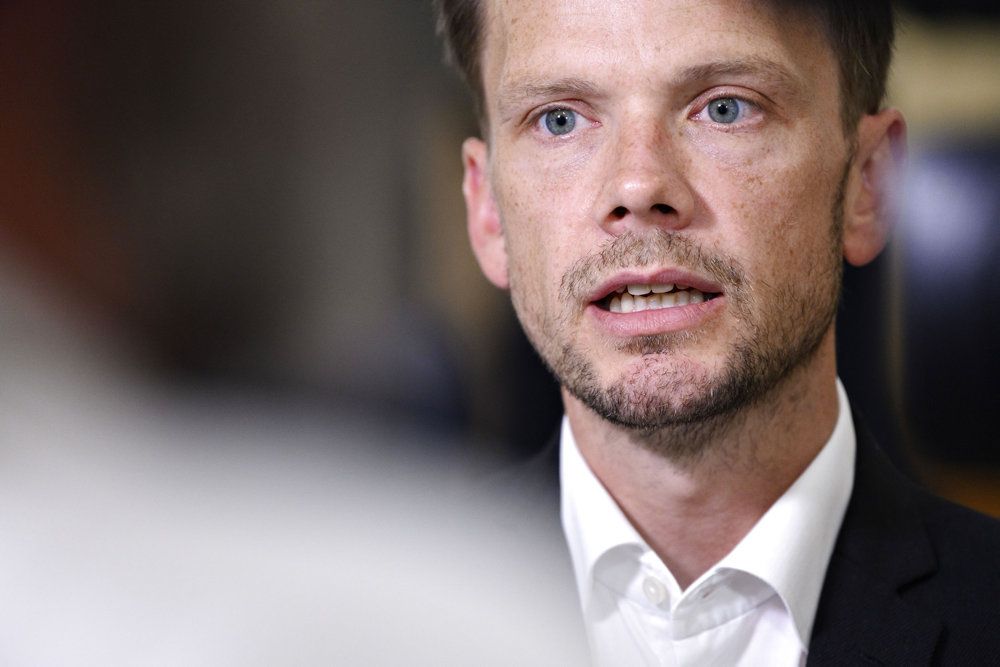 Beskæftigelsesminister Peter Hummelgaard (S), da ny kontanthjælpsaftale præsenteres på doorstep i Beskæftigelsesministeriet i København, tirsdag 14. juni 2022.