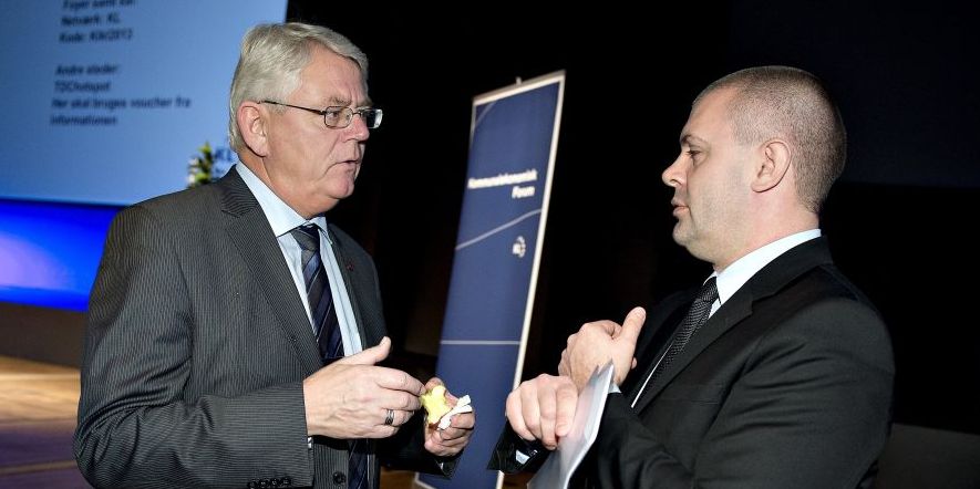 Regeringen har i sin opgørelse af udviklingen i kommunernes administrationsudgifter valgt kun at bruge den ene af de to metoder, som har været standard siden de blev aftalt i juni 2012 mellem daværende KL-formand Erik NIelsen og den daværende socialdemokratiske finansminister Bjarne Corydon.