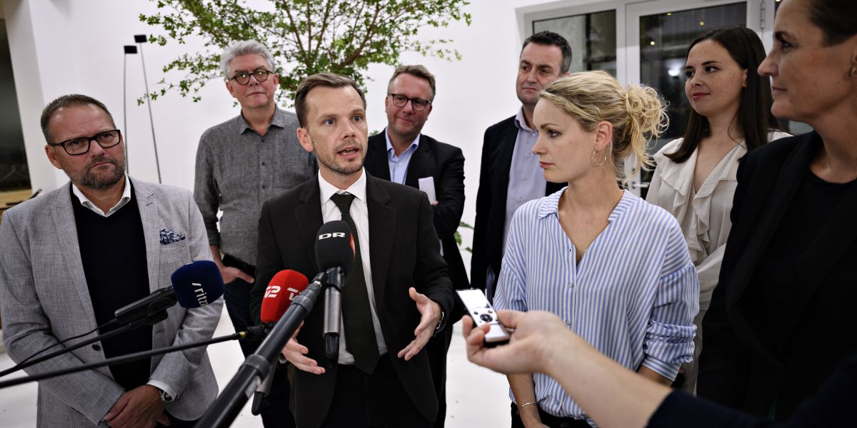 Beskæftigelsesminister og forligspartierne præsenterer tidlig pension, den såkaldte Arne-pension.