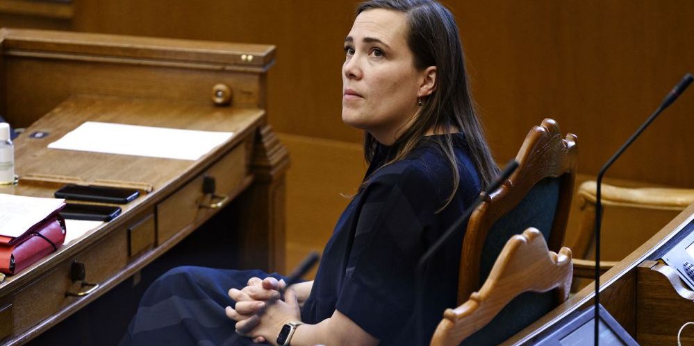 Regeringen forhandler nu udelukkende med de røde partier, men forhandlingerne ser svære ud.