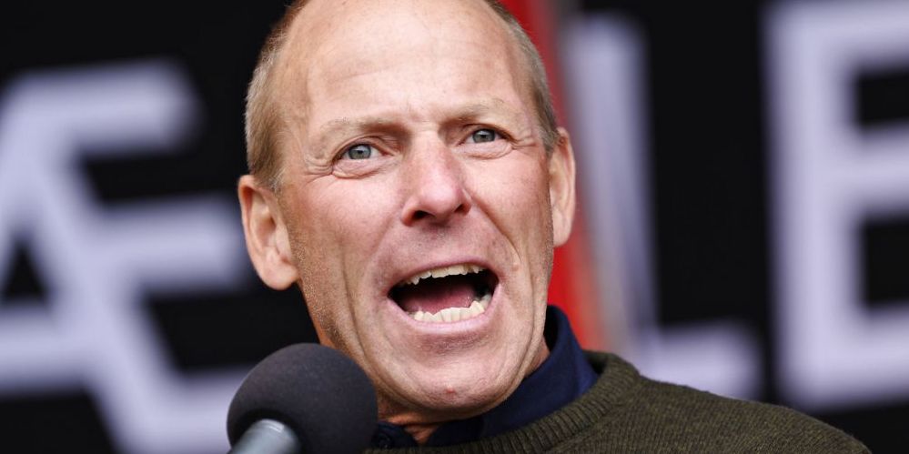 "Det er en skændsel, at vi i et så rigt samfund har så mange familier, der lever i fattigdom," siger Mads Bilstrup, formand i Dansk Socialrådgiverforening.