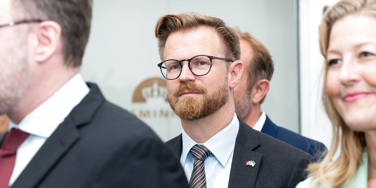 Benny Engelbrecht, finansordfører i Socialdemokratiet, opfordrer KL og DA til at lave bedre seniorpolitikker, så flere er i stand til at blive længere på arbejdsmarkede.