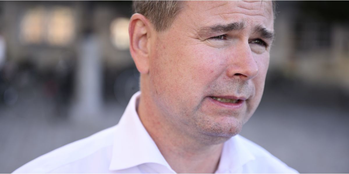 Wammen står i et af de valg, som gør finansministerposten til en af de hårdeste i en regering: Skal han gå på kompromis med regeringens velfærdsløfter eller slække på den økonomiske anvarlighed?