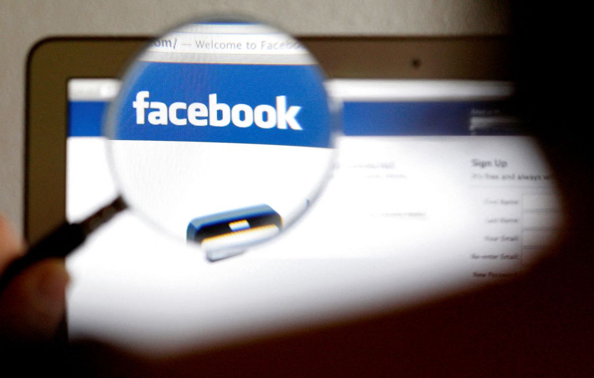 Skolerne i Horsens må ikke længere uploade billeder af elever, der kan genkendes på Facebooksiden.